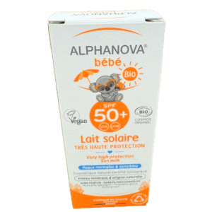 LAIT SOLAIRE ALPHANOVA BÉBÉ BIO SPF 50 assure une protection solaire maximale pour votre bébé. Elle est certifiée BIO COSMOS par ECOCERT.