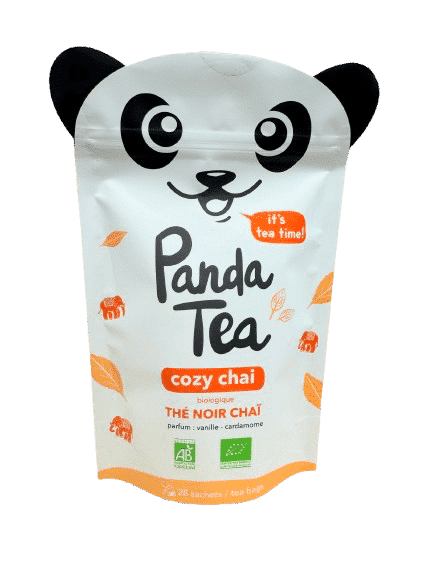 PANDA TEA COSY CHAI   est un mélange de plantes inspiré par la tradition indienne. Cette boisson à base de thé noir et d'épices  facilite la digestion et booster le système immunitaire.